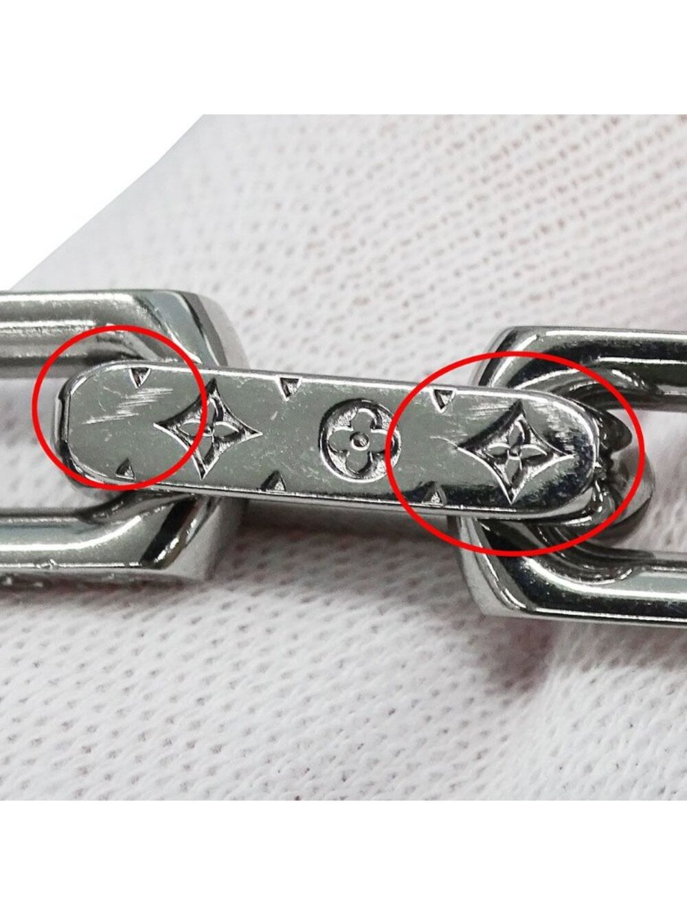 ★SOLD★ Louis Vuitton Necklace Metal Chain Monogram Silver Logo Presence - Picture 7 of 7